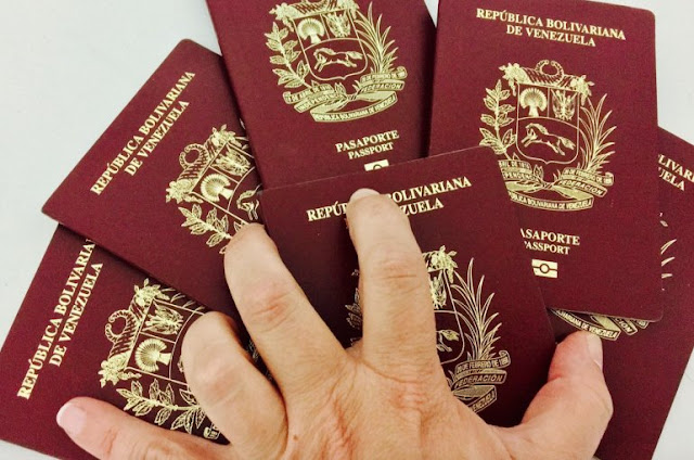 Hasta 1000 dólares te cobran para sacar un pasaporte en Venezuela