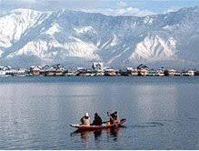 Dal Lake, Srinagar one of topmost visiting place in India