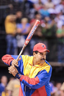 Making Bogotá 'mejor para todos': Baseball cap-wearing Venezuelan president Nicolás Maduro.