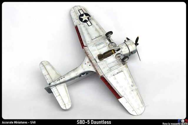 SBD-5 Dauntless d'Accurate Miniatures au 1/48