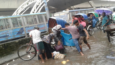 খোঁড়াখুঁড়ি, জলাবদ্ধতা আর যানজটে নাকাল রাজধানীবাসী