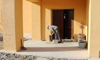 A cleaning and tidying around the porch