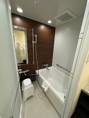 Hotel Mystays Premier Akasaka (Tokyo, JAPAN) - Low-price local hotel chain with tiny rooms, centralized location