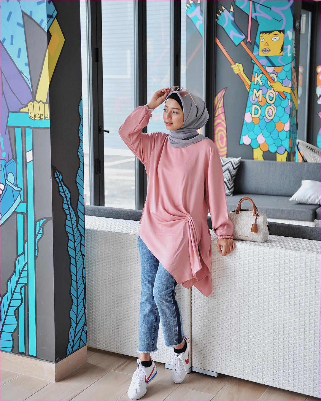 Outfit Untuk Remaja Berhijab Yang Mempunyai Tubuh Pendek 