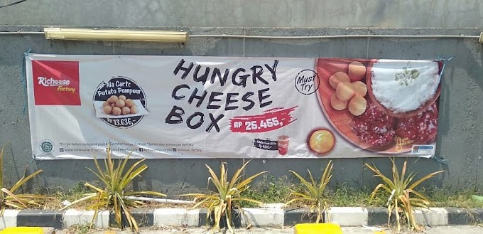 Pasang Spanduk Richeese Semarang Event Hungry Cheese Box