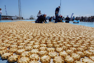 Στο βιβλίο των Guinness World Records το Ηράκλειο Κρήτης για το «Μεγαλύτερο Μωσαϊκό από 37.531 Καλιτσούνια»