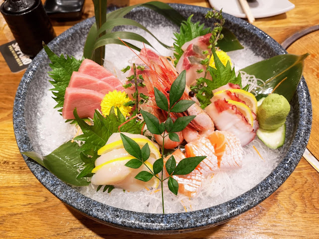 sashimi platter