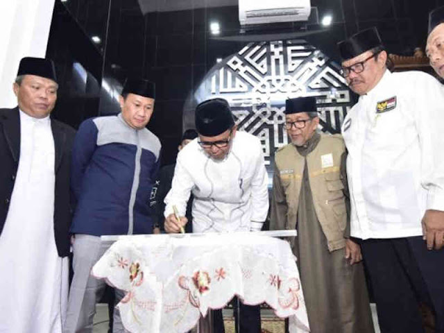 Nurdin Abdullah Resmikan Masjid Mamajang Raya Makassar