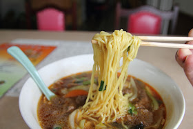 福飯店　牛肉ラーメン
