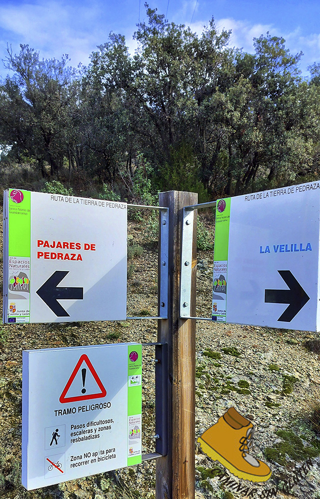 Poste de caminos de la Ruta de la Sierra de Pedraza