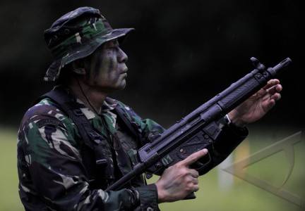 Brevet Kehormatan Taipur Kostrad Untuk Pangdam III/Siliwangi Mayjen TNI Pramono Edhie Wibowo