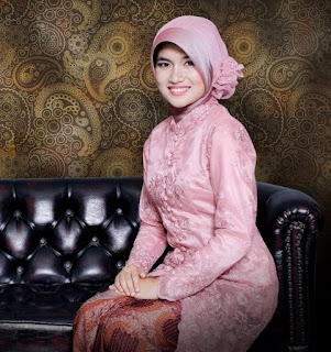 baju kebaya modern wisuda