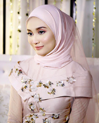 Ayda Jebat berpakaian pengantin untuk drama