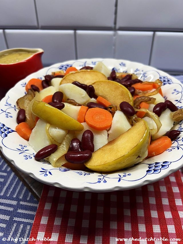 Sinterklaas Hutspot, Hutspot - vegetarian version, with veg…