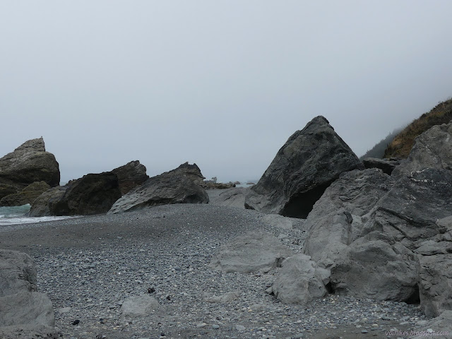 a few more big rocks on the beach