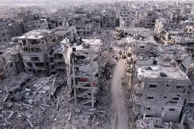 انهيار النظام الصحي في غزة إعادة إعمار المستشفيات في غزة الأزمة الصحية في قطاع غزة انتهاكات الاحتلال الإسرائيلي الإجلاء الطبي لمرضى غزة تدمير المستشفيات في غزة نقص الإمدادات الطبية في غزة وقف إطلاق النار في غزة معاناة القطاع الصحي الفلسطيني الدعم الدولي لغزة