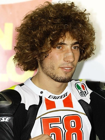 Marco Simoncelli dies after crash in Sepang