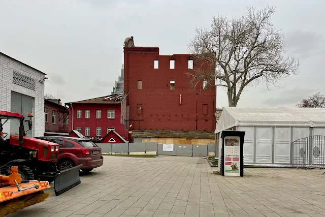 Успенский переулок, Сад «Эрмитаж», бывшая «Щукинская сцена» (построена в 1910-х годах) в процессе сноса