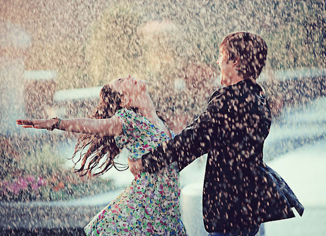 Feel Free Cute Love Couple in Rain Images