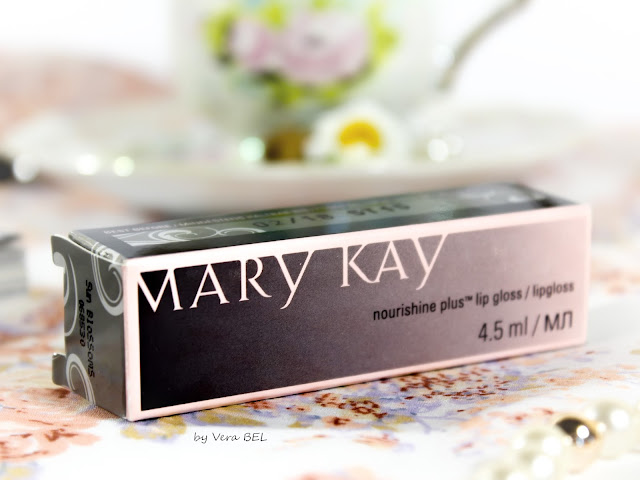 Blesk dlya gub NouriShine Plus ot Mary Kay v ottenke Sun Blossoms. Obzor, otzyiv, svotchi, review