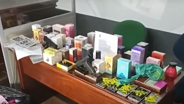 Suspeito de homicídio é preso em Colombo: Policiais encontraram junto dele 450 frascos de perfumes  que foi roubado de uma perfumaria 