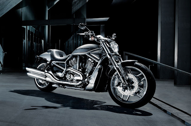 2012-Harley-Davidson-VRSCDX-VRod10th-Anniversary-Edition