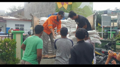 Kabaharkam Polri Kirim Bantuan Kepada Korban Banjir di Medan