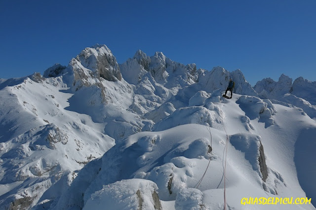 fernando calvo guia de alta montaña uiagm picos de europa , escaladas y alpinismo