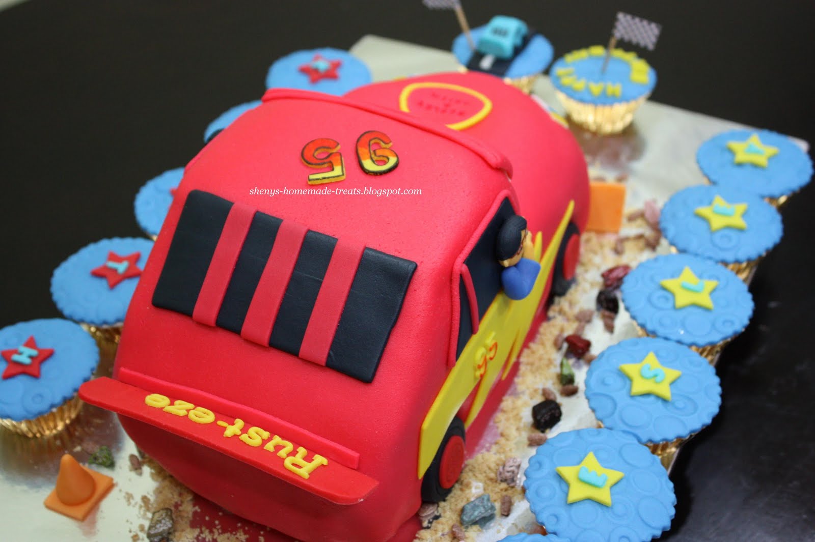 Sheny's Homemade Treats: Lightning McQueen Car Cake