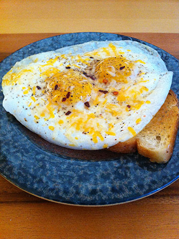 fried eggs on toast 