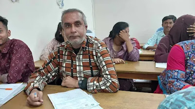 ভর্তি পরীক্ষায় অংশ নিলেন পঞ্চাশোর্ধ্ব তাকু