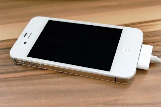 spesifikasi dan review iPhone 4s apple si mungil performa maksimal