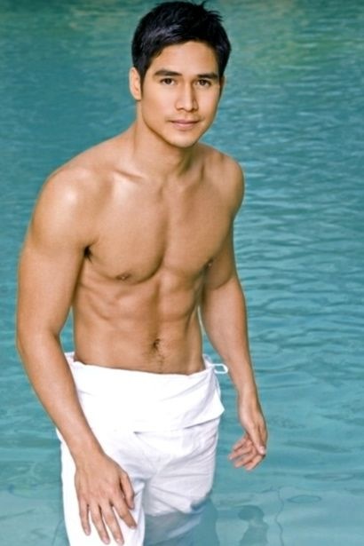 Piolo Pascual bulge