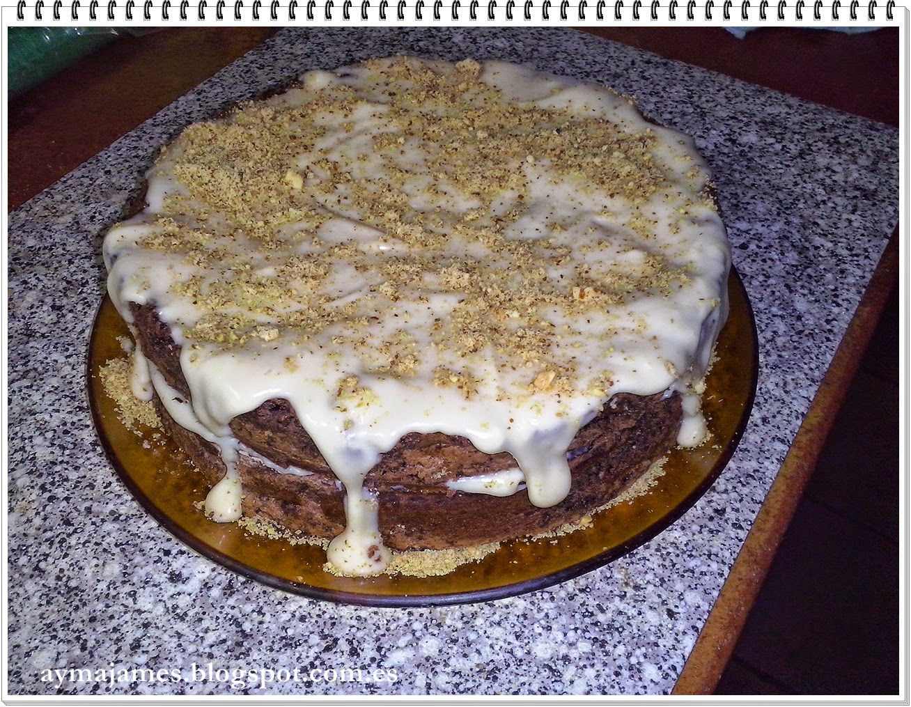 Tarta Brownie con glaseado de avellana