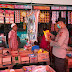 Sat Binmas Polres Merangin Cek ketersediaan   Minyak  Goreng  di pasar  kalangan muara siau kab.merangin.
