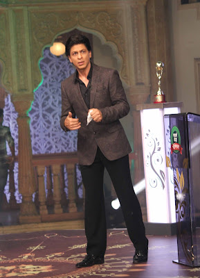 Shahrukh promotes 'Chennai Express' on the sets of Diya Aur Baati Hum