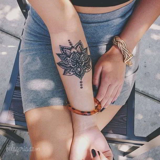 Un tatuaje en el antebrazo