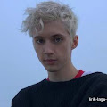 Lirik Lagu Troye Sivan - Bloom dan Terjemahan