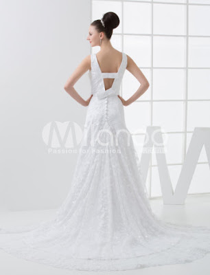 Élégante dentelle blanche A-ligne de balayage de mariage Empire Waist Dress