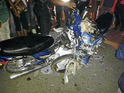 motosikal mangsa remuk kemalangan di KM 16 Jalan Guar Nangka, Padang Besar