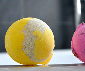 Lush Honey Bee Bath Bomb