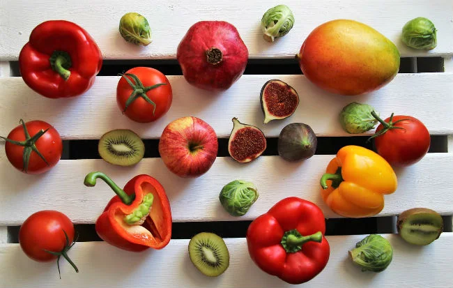 Diversi tipi di frutta e verdura