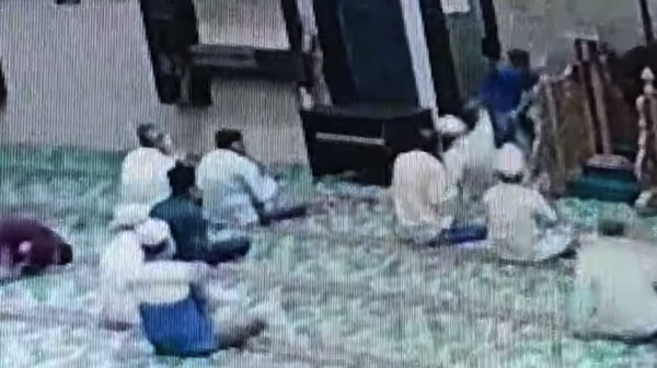 Pisau Bengkok dan Cerita Imam Masjid di Pekanbaru soal Penusukan