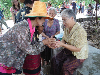 Songkran Festival in Wat Kungthapao