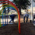 Comenzó la instalación de los nuevos juegos infantiles en la Plaza Eva Perón