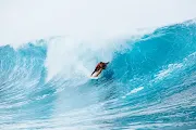 surf30 wsl tahiti pro 2022 Johanne Defay 22Tahiti  QUA9156 Damien Poullenot