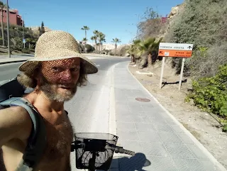 Meenhard selfie with bicycle on the road