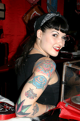 full tattoo art in girl sexy