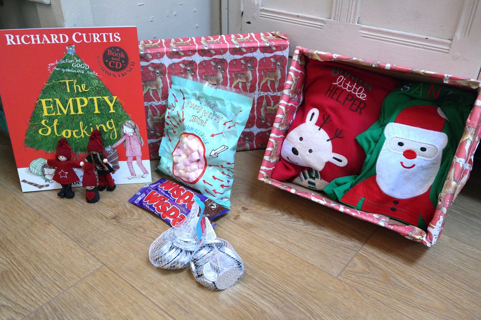 Happy 3rd day of Advent Simple to make your own Christmas Eve Box CraftyChristmas
