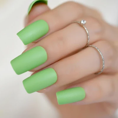 Unhas Diferentes tonalidades de verdes